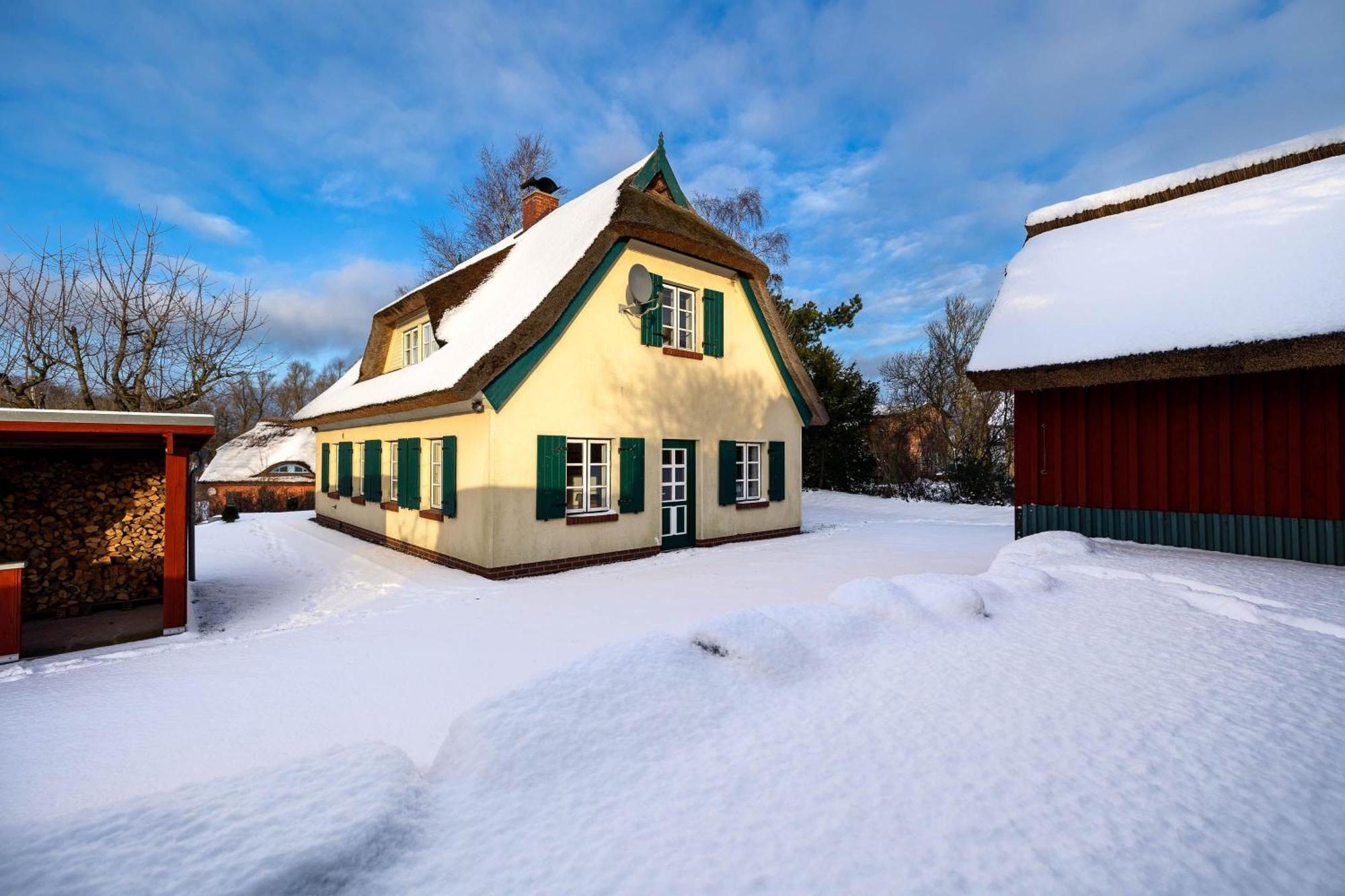 Ferienhaus Preetz 1A - Idylle Unter Reet Burtevitz Exterior foto