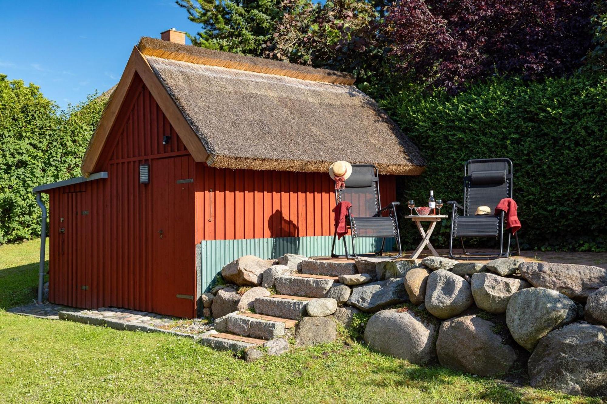 Ferienhaus Preetz 1A - Idylle Unter Reet Burtevitz Exterior foto