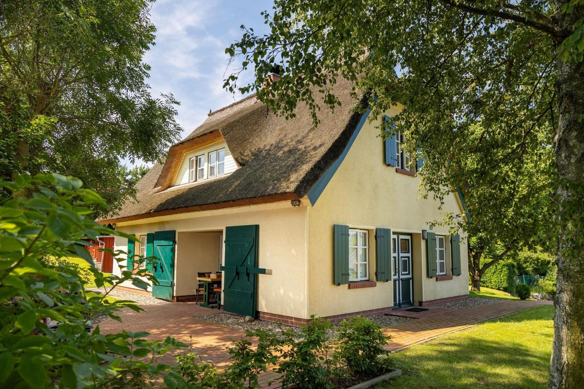 Ferienhaus Preetz 1A - Idylle Unter Reet Burtevitz Exterior foto