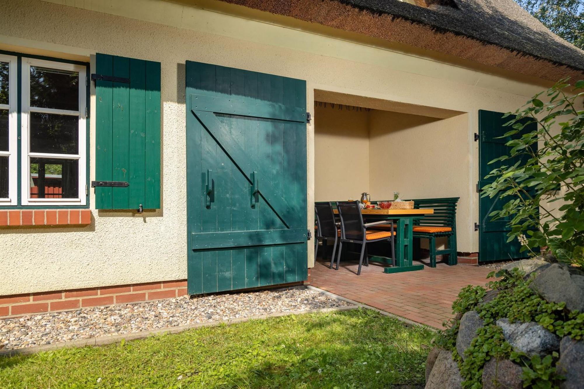 Ferienhaus Preetz 1A - Idylle Unter Reet Burtevitz Exterior foto